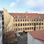 Sanders Arrow - Chic Three-Bedroom Apartment In The Middle Of Copenhagen