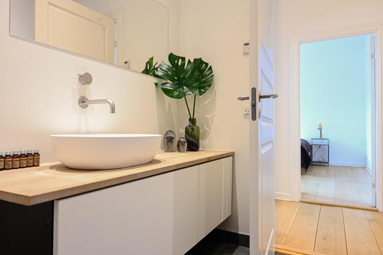 Sanders Arrow - Chic Three-bedroom In The Middle Of *